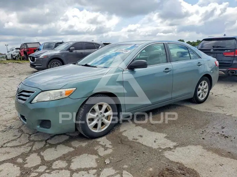 2011 Toyota CAMRY фото