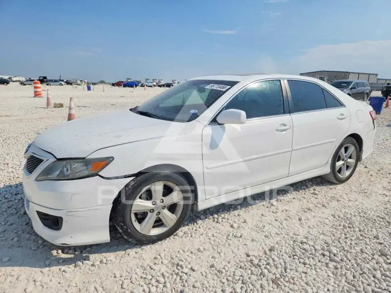 2011 Toyota CAMRY фото