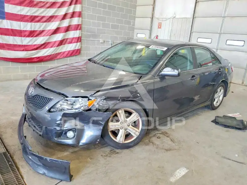 2011 Toyota CAMRY photo
