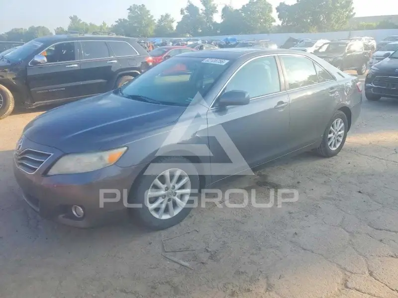 2011 Toyota CAMRY фото
