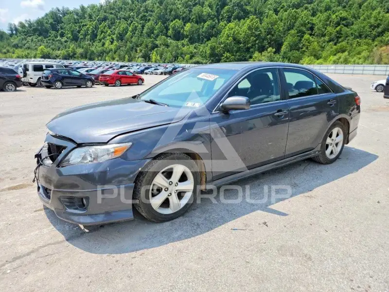 2011 Toyota CAMRY photo
