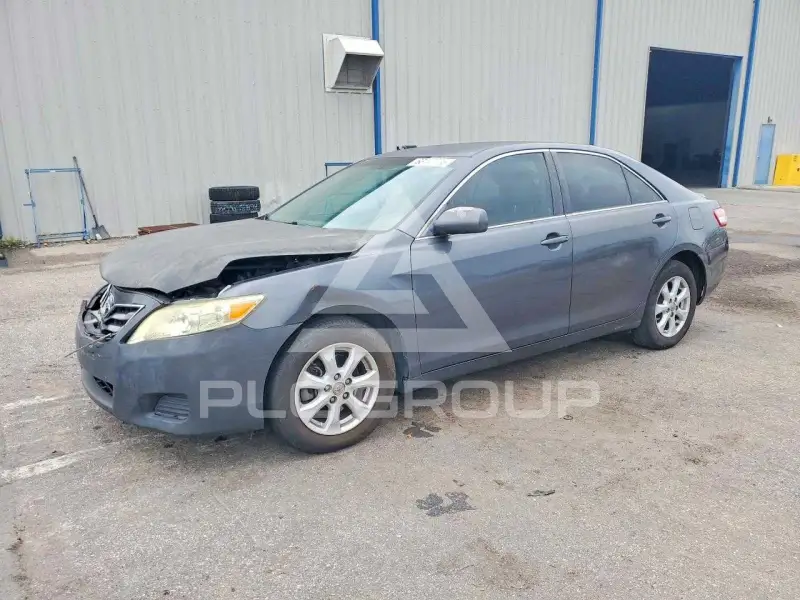 2011 Toyota CAMRY фото