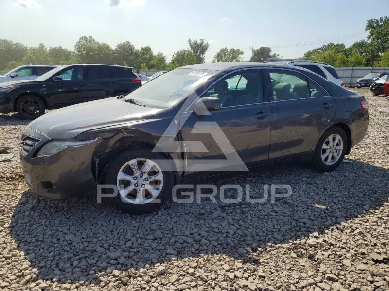 2011 Toyota CAMRY фото