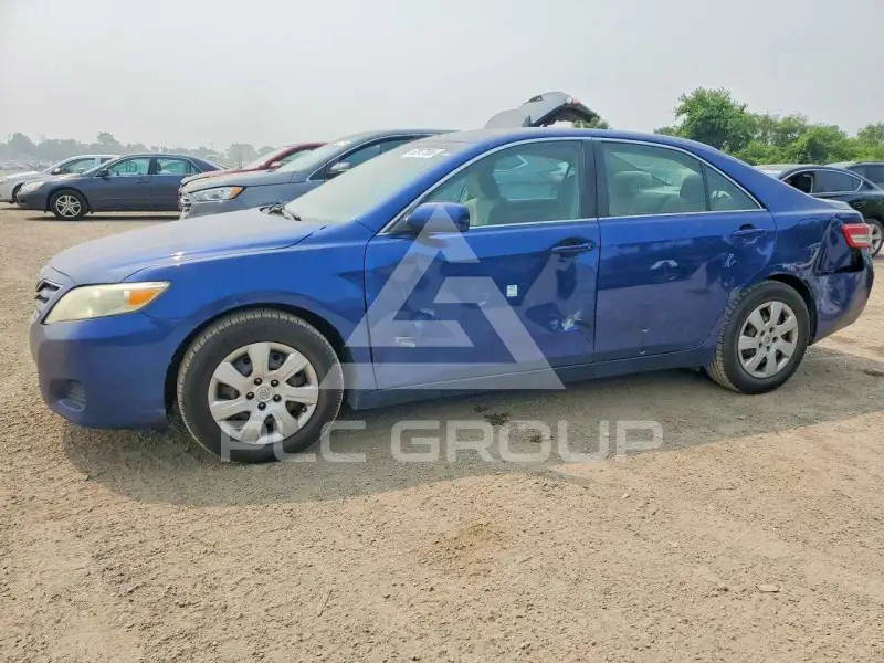 2011 Toyota CAMRY фото