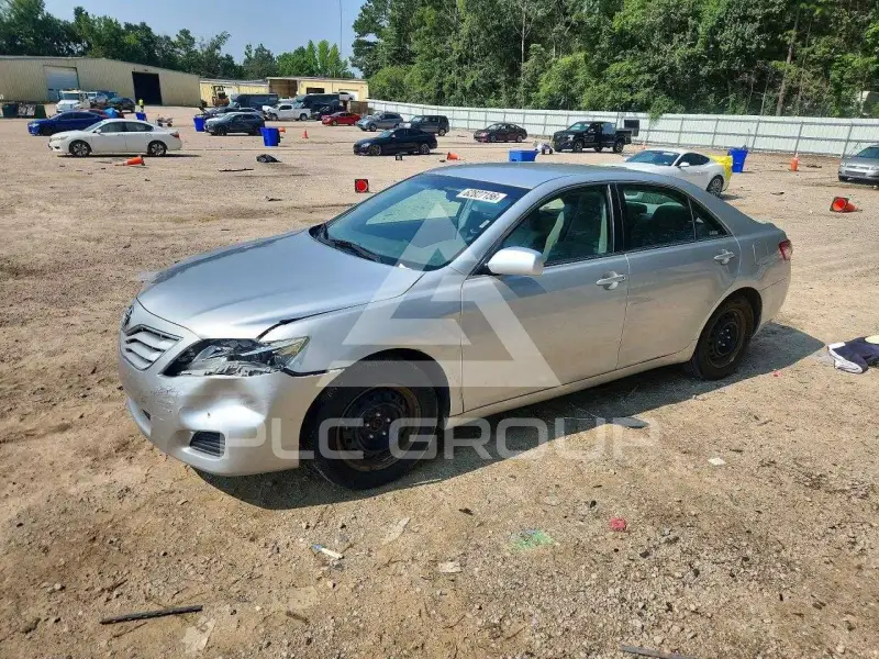 2011 Toyota CAMRY фото
