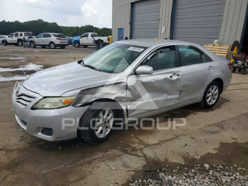 2011 Toyota CAMRY фото