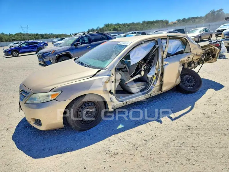 2011 Toyota CAMRY фото