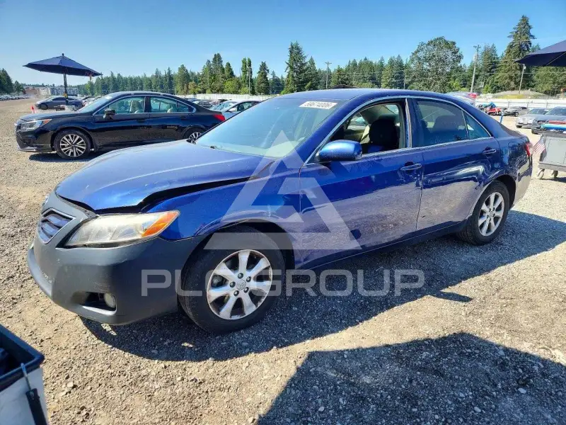 2011 Toyota CAMRY фото