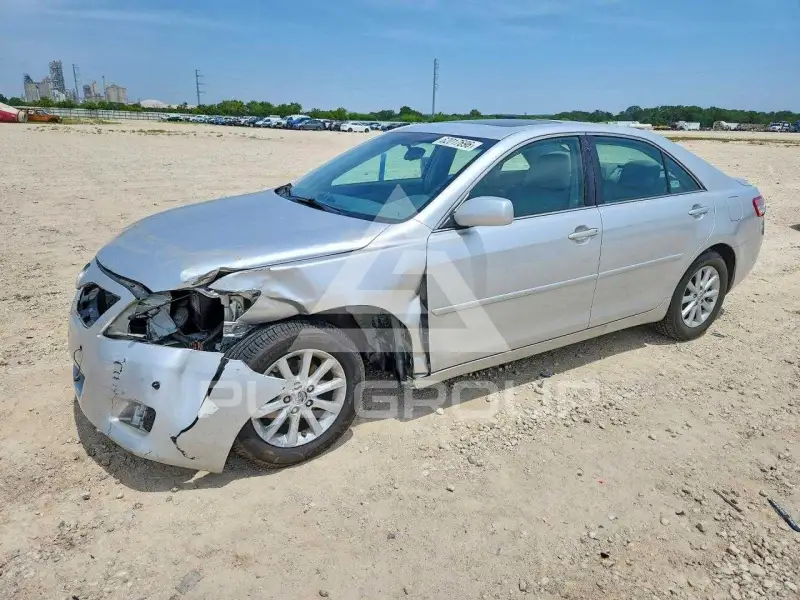 2011 Toyota CAMRY фото