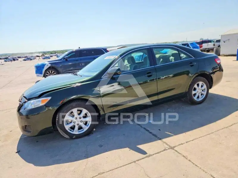 2011 Toyota CAMRY фото