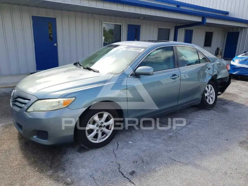 2011 Toyota CAMRY photo