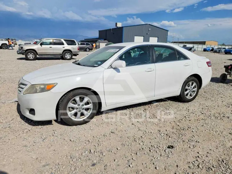 2011 Toyota CAMRY photo