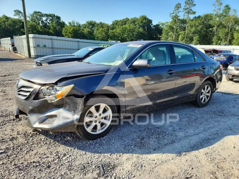 2011 Toyota CAMRY фото