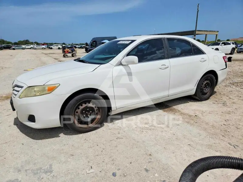 2011 Toyota CAMRY photo