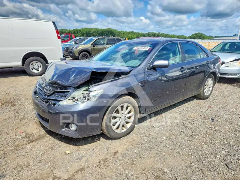 2011 Toyota CAMRY фото
