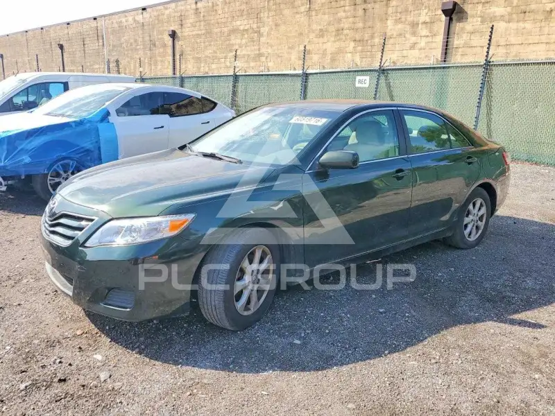 2011 Toyota CAMRY фото