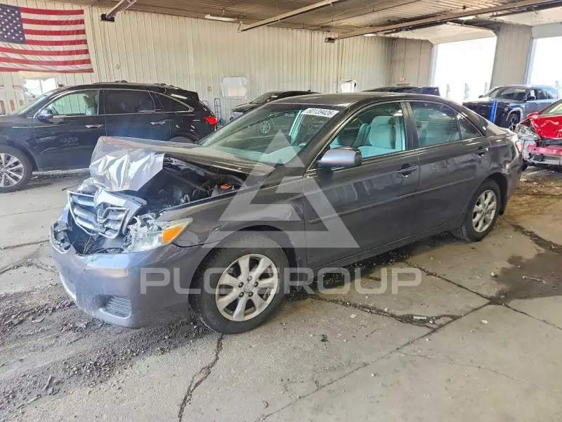 2011 Toyota CAMRY фото