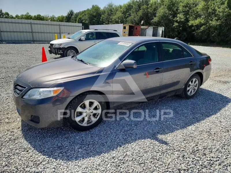 2011 Toyota CAMRY фото