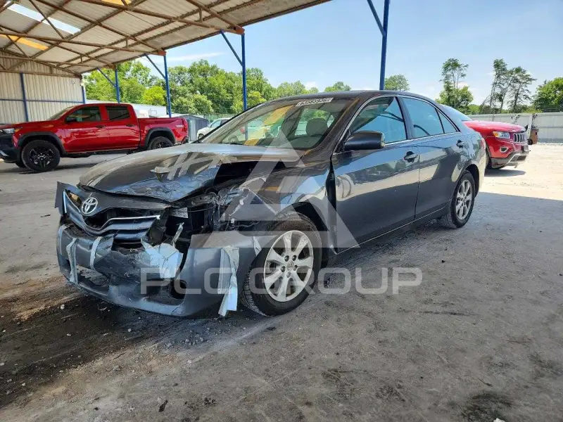 2011 Toyota CAMRY фото