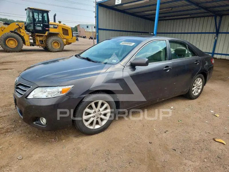 2011 Toyota CAMRY фото