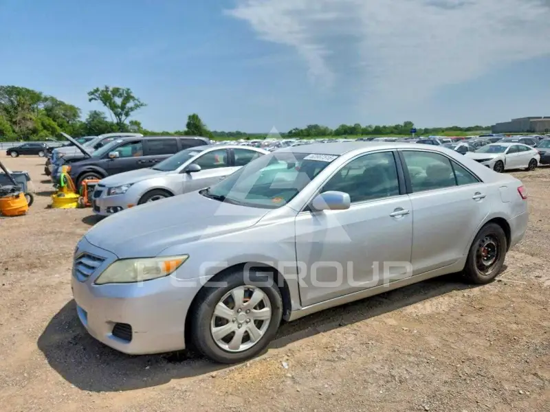 2011 Toyota CAMRY фото