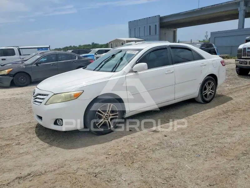 2011 Toyota CAMRY photo