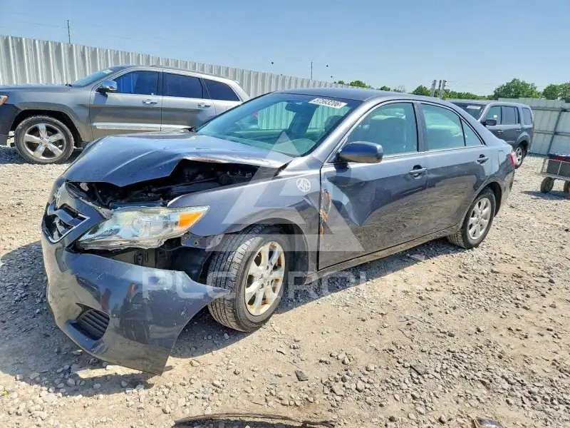 2011 Toyota CAMRY фото