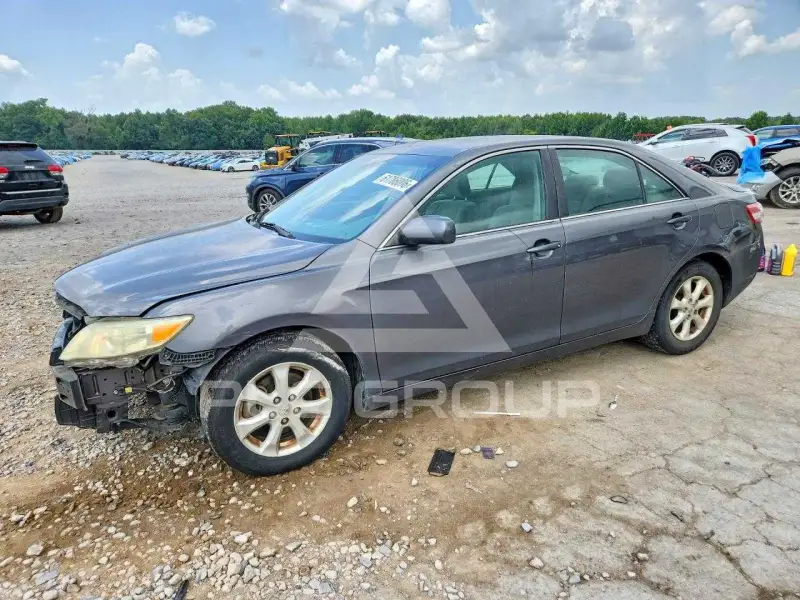 2011 Toyota CAMRY фото