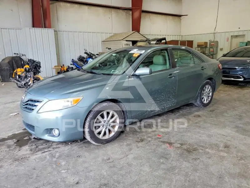 2011 Toyota CAMRY photo