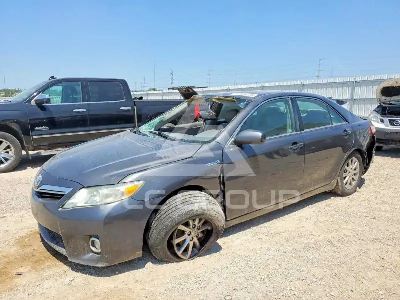 2011 Toyota CAMRY фото