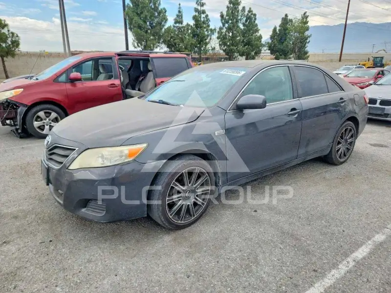 2011 Toyota CAMRY фото