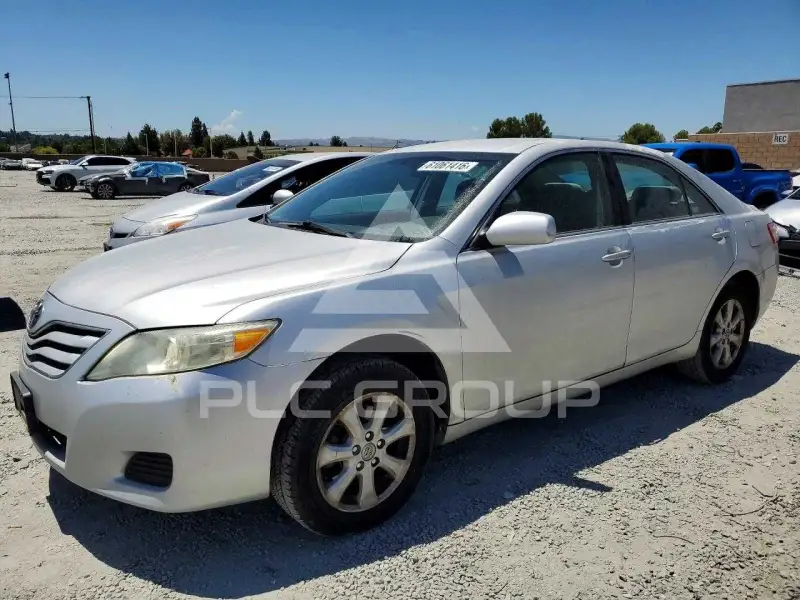 2011 Toyota CAMRY фото