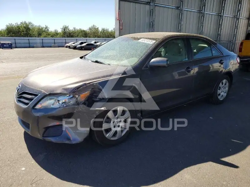 2011 Toyota CAMRY фото