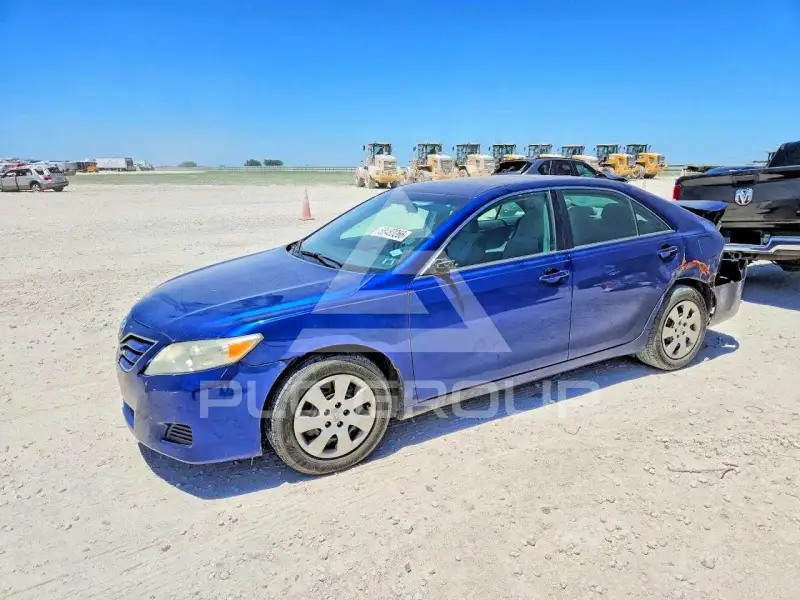 2011 Toyota CAMRY фото