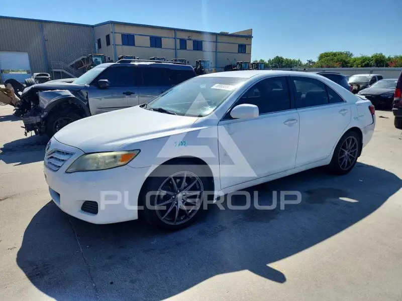 2011 Toyota CAMRY фото