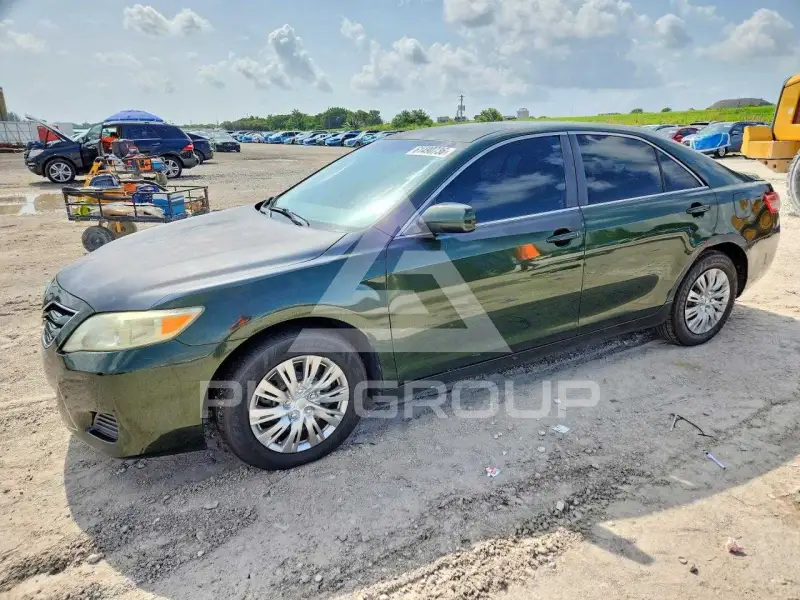 2011 Toyota CAMRY фото