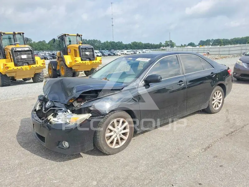 2011 Toyota CAMRY фото
