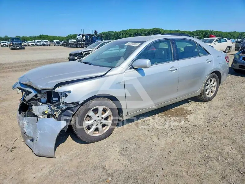 2011 Toyota CAMRY фото
