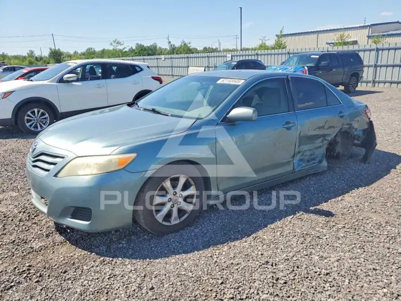 2011 Toyota CAMRY фото