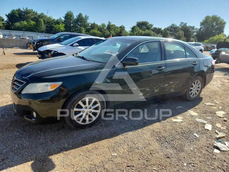 2011 Toyota CAMRY photo