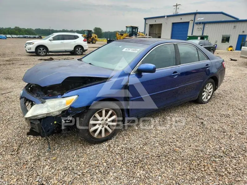 2011 Toyota CAMRY фото