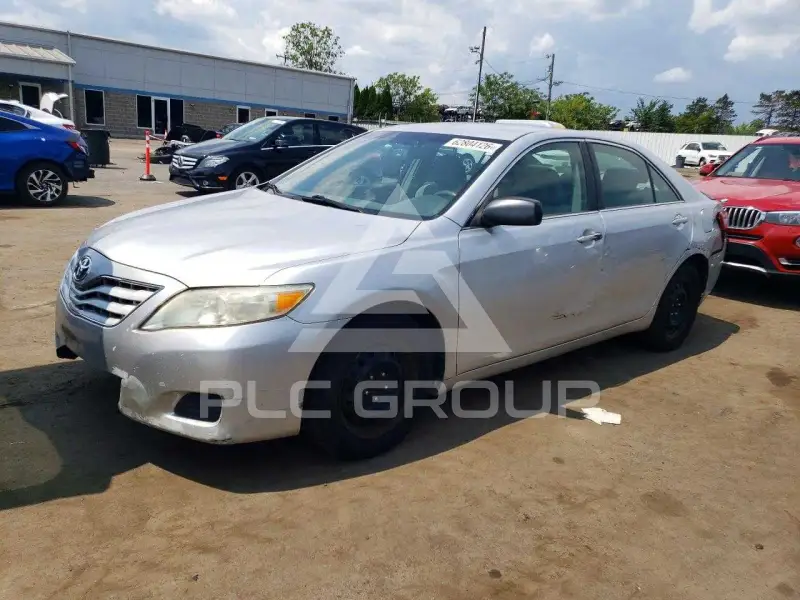 2011 Toyota CAMRY фото