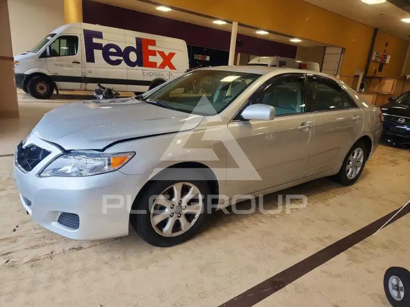 2011 Toyota CAMRY фото