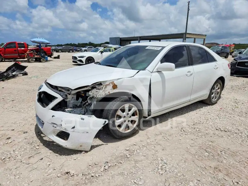 2011 Toyota CAMRY photo