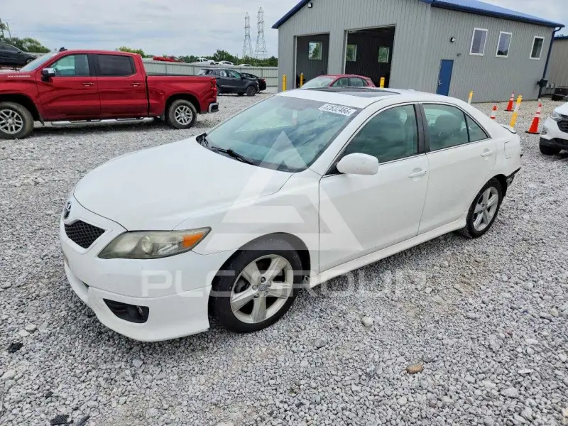 2011 Toyota CAMRY фото