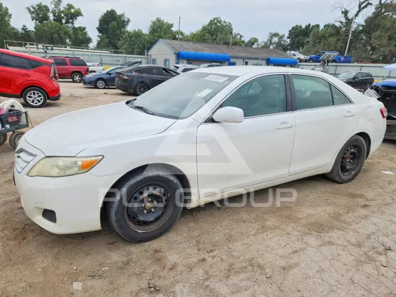 2011 Toyota CAMRY фото