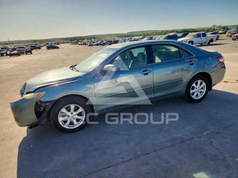 2011 Toyota CAMRY фото
