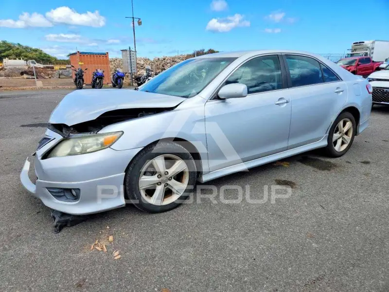 2011 Toyota CAMRY фото