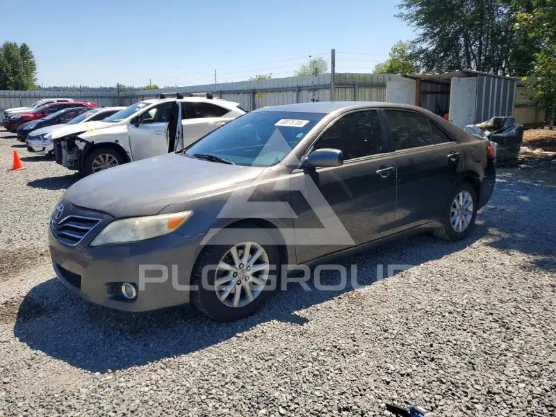 2011 Toyota CAMRY photo