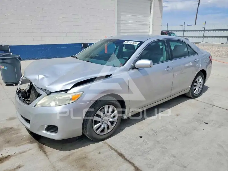 2011 Toyota CAMRY фото